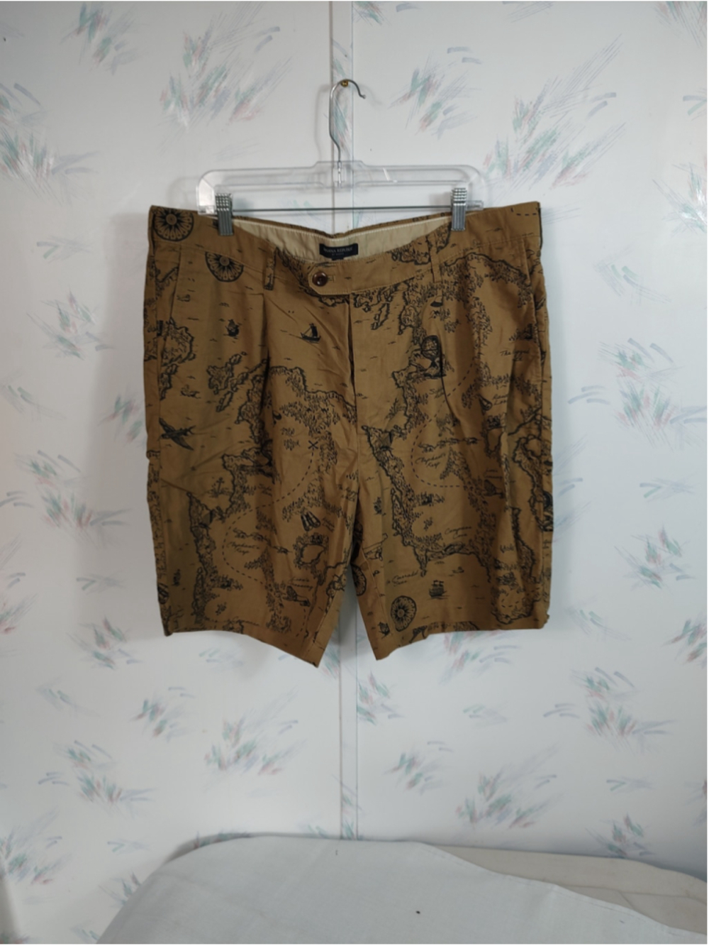 Men's Banana Republic Map Print Flat Front Shorts, Brown, Size 40 9"